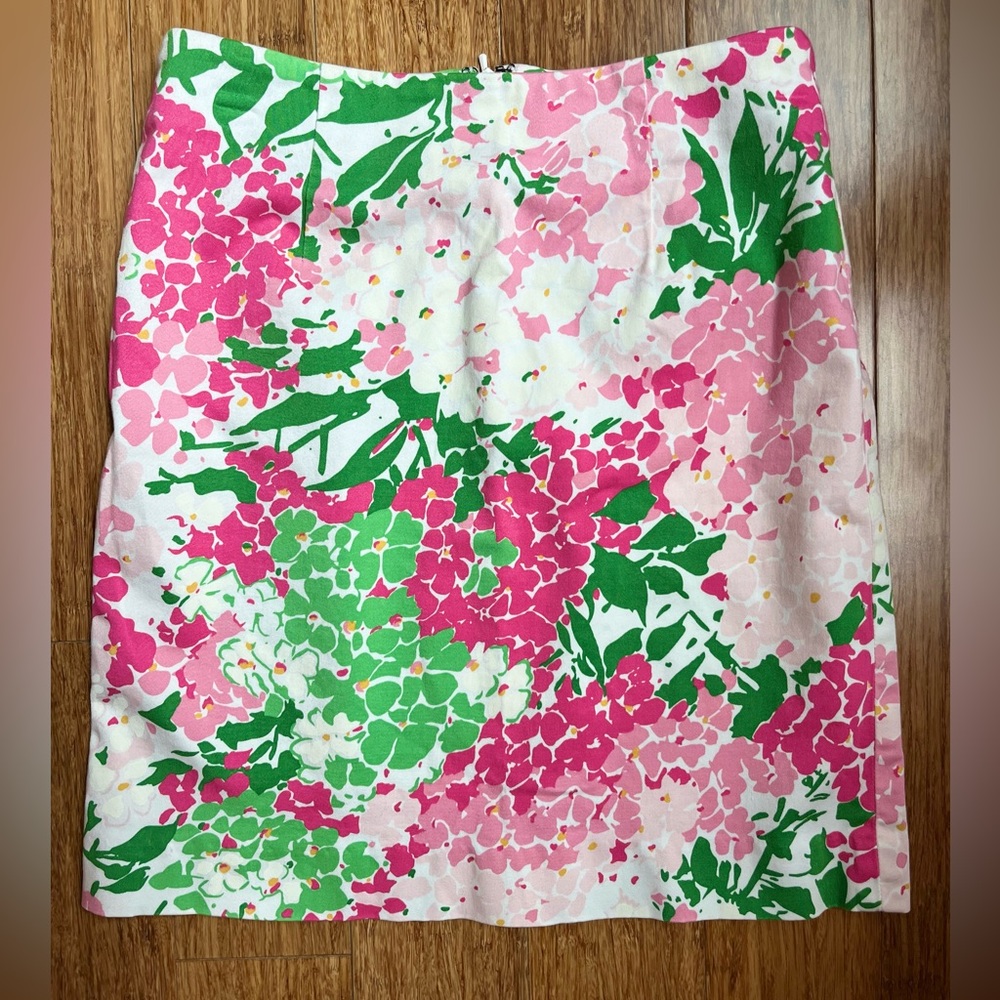 Ralph Lauren Women’s Pink, Green, & White Floral Skirt, size 2. 1099